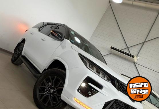 Camionetas - Toyota SW4 GR SPORT 4X4 2.8 2025 Diesel 10000Km - En Venta