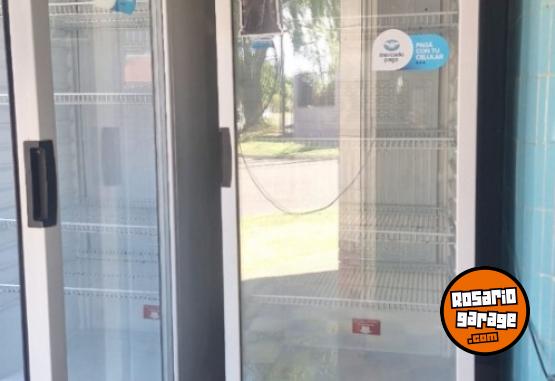 Otros - Mostrador, heladeras y maquina de cortar fiambre - En Venta