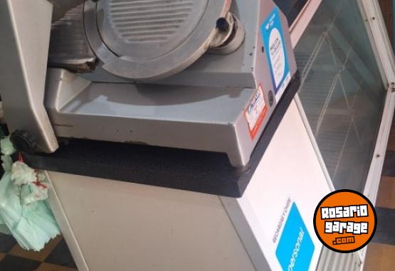 Otros - Mostrador, heladeras y maquina de cortar fiambre - En Venta