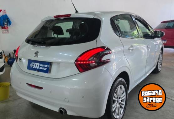 Autos - Peugeot 208 Allure 1.6 2018 Nafta 110000Km - En Venta