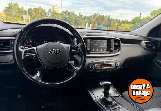Camionetas - Kia SORENTO 2018 Diesel 151000Km - En Venta