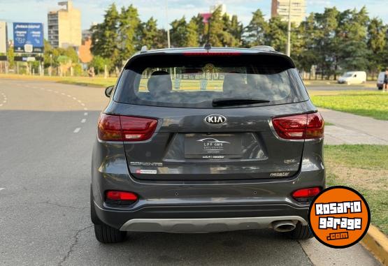 Camionetas - Kia SORENTO 2018 Diesel 151000Km - En Venta
