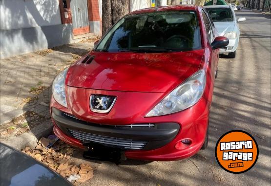 Autos - Peugeot 207 conpact 2011 Nafta 140000Km - En Venta