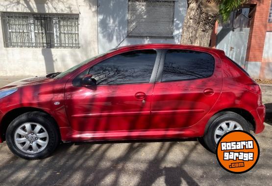 Autos - Peugeot 207 conpact 2011 Nafta 140000Km - En Venta