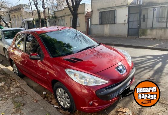 Autos - Peugeot 207 conpact 2011 Nafta 140000Km - En Venta