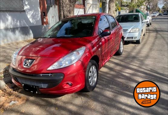 Autos - Peugeot 207 conpact 2011 Nafta 140000Km - En Venta