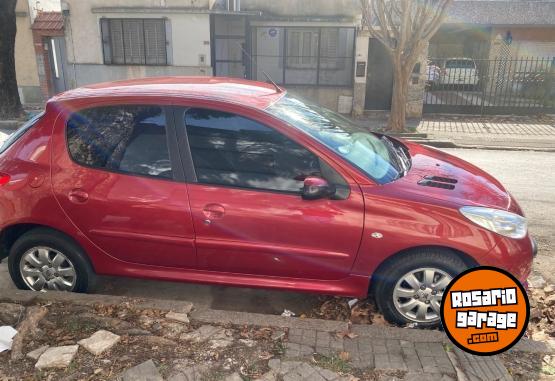 Autos - Peugeot 207 conpact 2011 Nafta 140000Km - En Venta