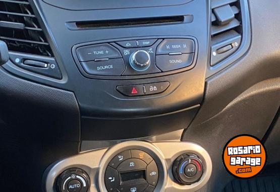 Autos - Ford Fiesta se plus automatico 2018 Nafta 60000Km - En Venta