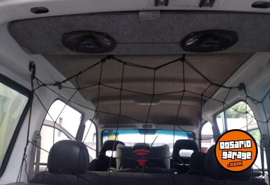 Utilitarios - Renault Kangoo 2011 Nafta 190000Km - En Venta