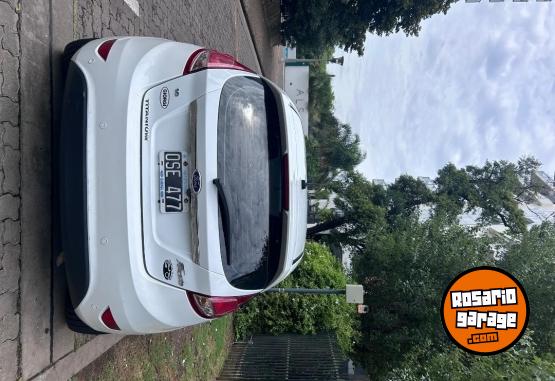 Autos - Ford Fiesta Titanium 5P 2015 Nafta 99461Km - En Venta