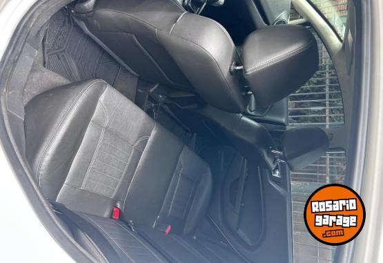 Autos - Ford Fiesta Titanium 5P 2015 Nafta 99461Km - En Venta