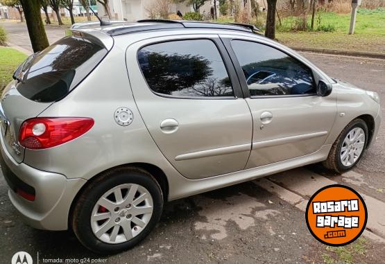 Autos - Peugeot 207 2010 Nafta 180000Km - En Venta