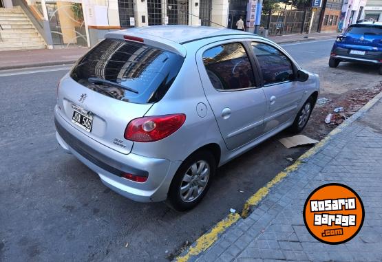 Autos - Peugeot 207 2010 Nafta 148000Km - En Venta