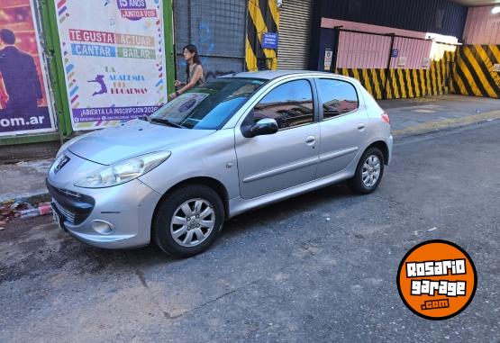 Autos - Peugeot 207 2010 Nafta 148000Km - En Venta