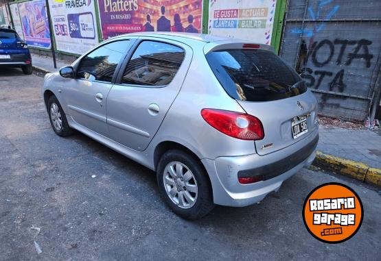 Autos - Peugeot 207 2010 Nafta 148000Km - En Venta