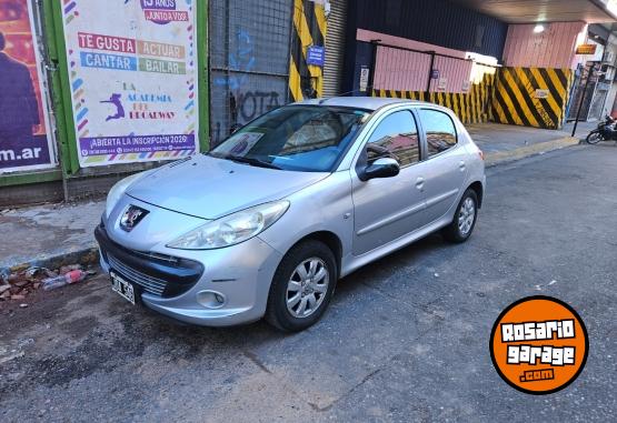 Autos - Peugeot 207 2010 Nafta 148000Km - En Venta