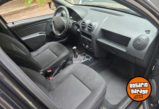 Autos - Renault Logan 2009 Nafta 111111Km - En Venta