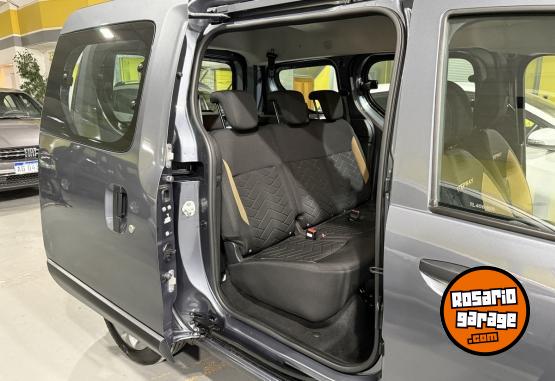 Utilitarios - Renault Kangoo Stepway 1.6 SCe 2026 Nafta 0Km - En Venta