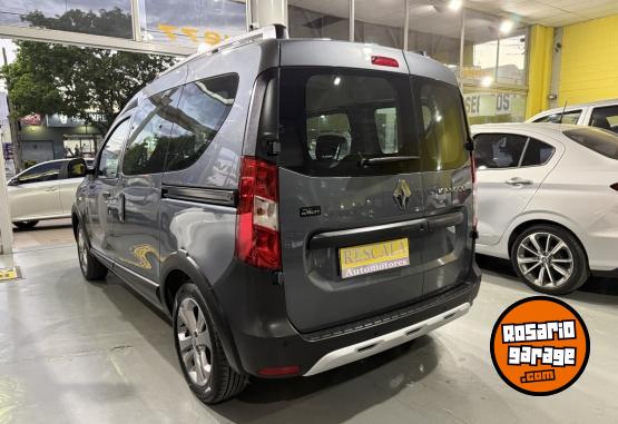 Utilitarios - Renault Kangoo Stepway 1.6 SCe 2026 Nafta 0Km - En Venta