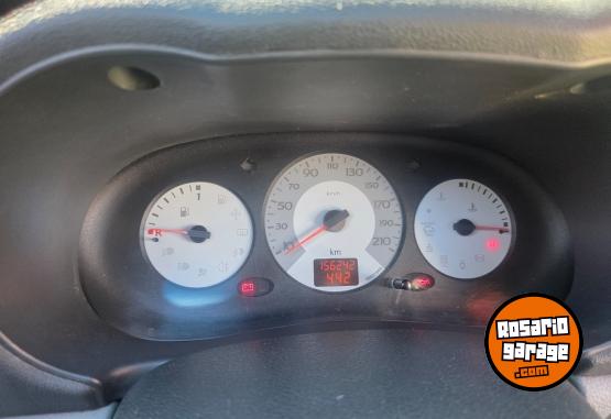 Autos - Renault Clio 2 2008 Nafta 150000Km - En Venta