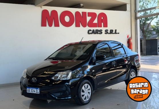 Autos - Toyota Etios XS 2017 Nafta 79000Km - En Venta