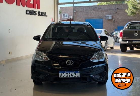 Autos - Toyota Etios XS 2017 Nafta 79000Km - En Venta