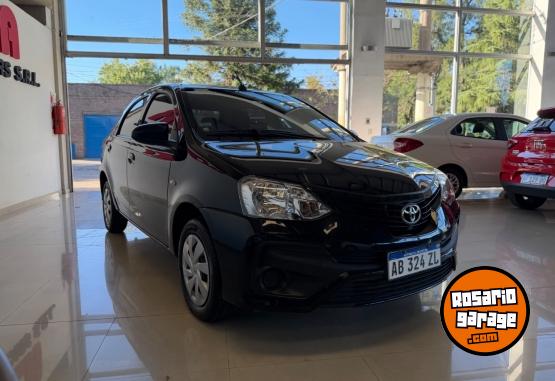 Autos - Toyota Etios XS 2017 Nafta 79000Km - En Venta