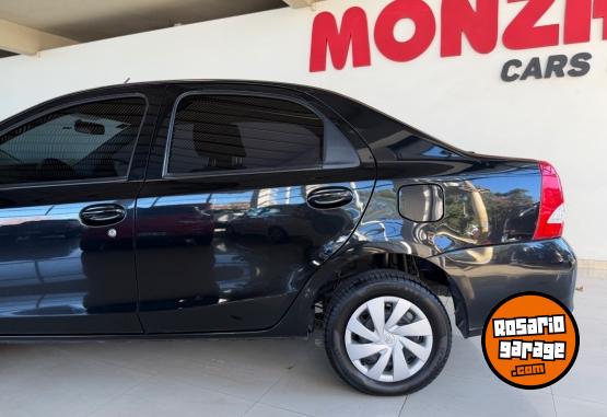 Autos - Toyota Etios XS 2017 Nafta 79000Km - En Venta