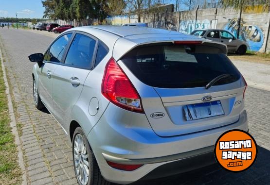 Autos - Ford Fiesta Kinetic 2016 Nafta 103000Km - En Venta