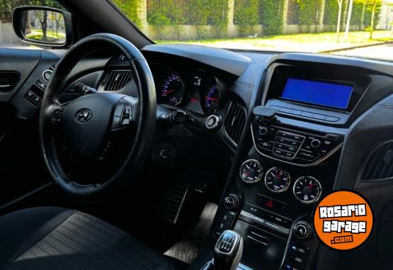 Autos - Hyundai g�nesis coupe 2012 Nafta 130000Km - En Venta