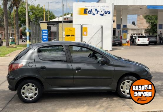 Autos - Peugeot 206 2010 GNC 220000Km - En Venta