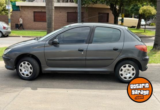 Autos - Peugeot 206 2010 GNC 220000Km - En Venta