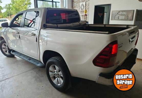 Camionetas - Toyota Hilux SRV 4x2 2018 Diesel 170000Km - En Venta