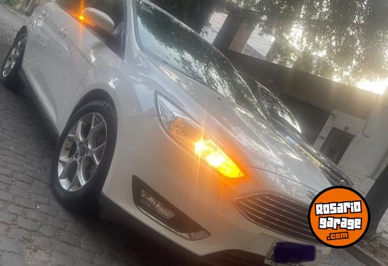 Autos - Ford Focus se plus 2015 Nafta 125000Km - En Venta