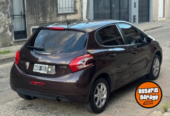 Autos - Peugeot 208 2014 Nafta 75000Km - En Venta