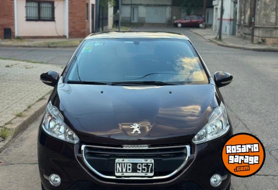 Autos - Peugeot 208 2014 Nafta 75000Km - En Venta