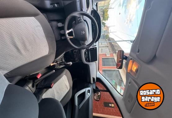 Autos - Peugeot 208 2014 Nafta 75000Km - En Venta