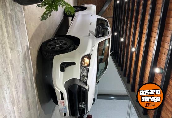 Camionetas - Toyota Hilux 2026 Diesel 11Km - En Venta