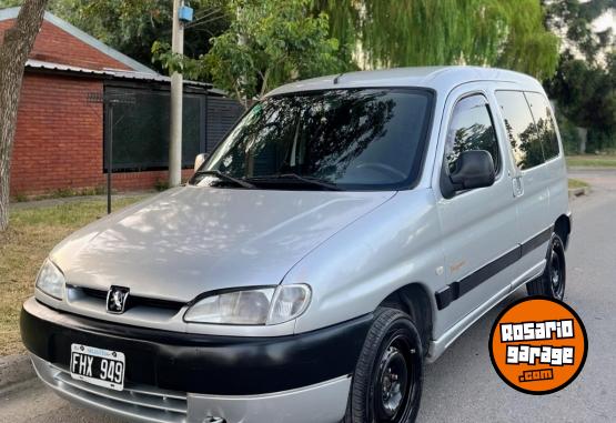 Utilitarios - Peugeot PARTNER 2006 Diesel  - En Venta