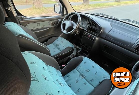 Utilitarios - Peugeot PARTNER 2006 Diesel  - En Venta