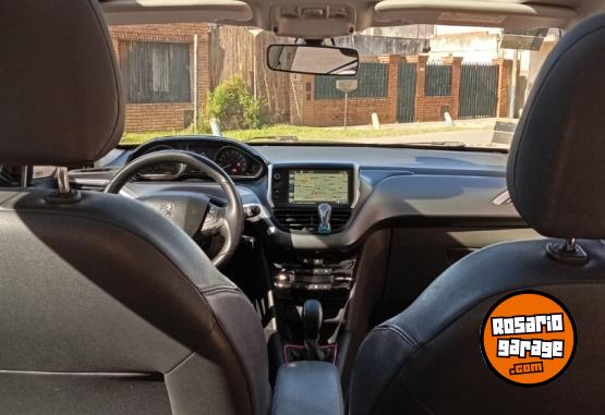 Autos - Peugeot 208 feline par�k Cuir 2014 Nafta 150000Km - En Venta