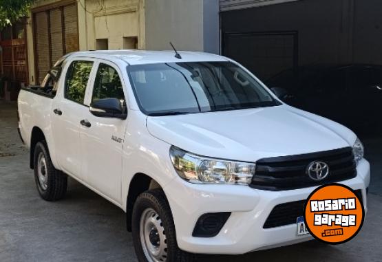 Camionetas - Toyota Hilux DX 2018 Diesel 75000Km - En Venta