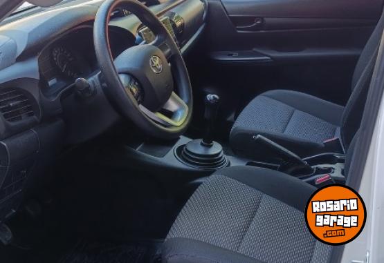 Camionetas - Toyota Hilux DX 2018 Diesel 75000Km - En Venta