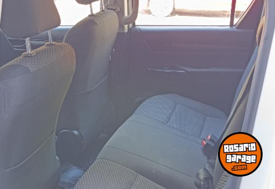 Camionetas - Toyota Hilux DX 2018 Diesel 75000Km - En Venta