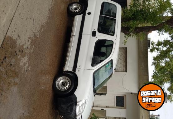 Utilitarios - Peugeot Partner 1.6 hdi 2011 Diesel 300000Km - En Venta