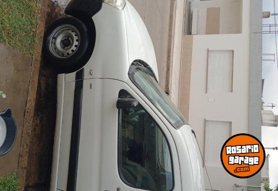 Utilitarios - Peugeot Partner 1.6 hdi 2011 Diesel 300000Km - En Venta