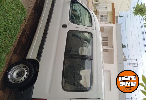 Utilitarios - Peugeot Partner 1.6 hdi 2011 Diesel 300000Km - En Venta