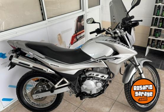 Motos - Honda FALCON 400 CC 2015 Nafta 9849Km - En Venta
