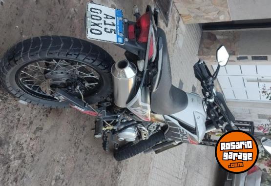 Motos - Motomel Skua Silver Edition 150cc 2021 Nafta 9500Km - En Venta