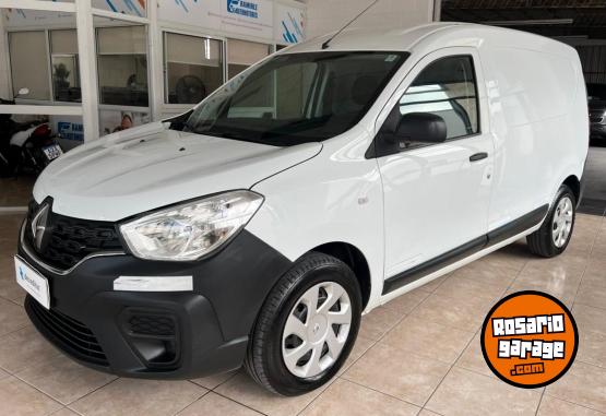 Utilitarios - Renault KANGOO FURGON EXPRESS 2022 Nafta 95995Km - En Venta